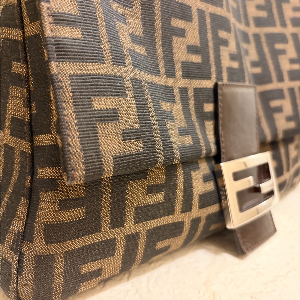 Fendi Zucca Mamá Baguette - Picture 4 of 16